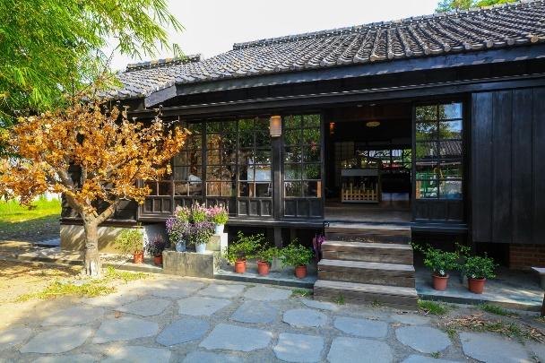 苗栗–三轮车游鹿港小镇–DIY凤梨酥